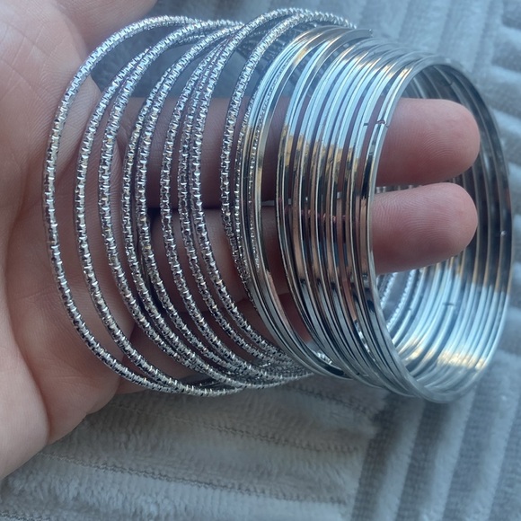 16Pcs Silver Tone Bangle Bracelet Set for Women Multi Layer Stackable - Picture 1 of 6